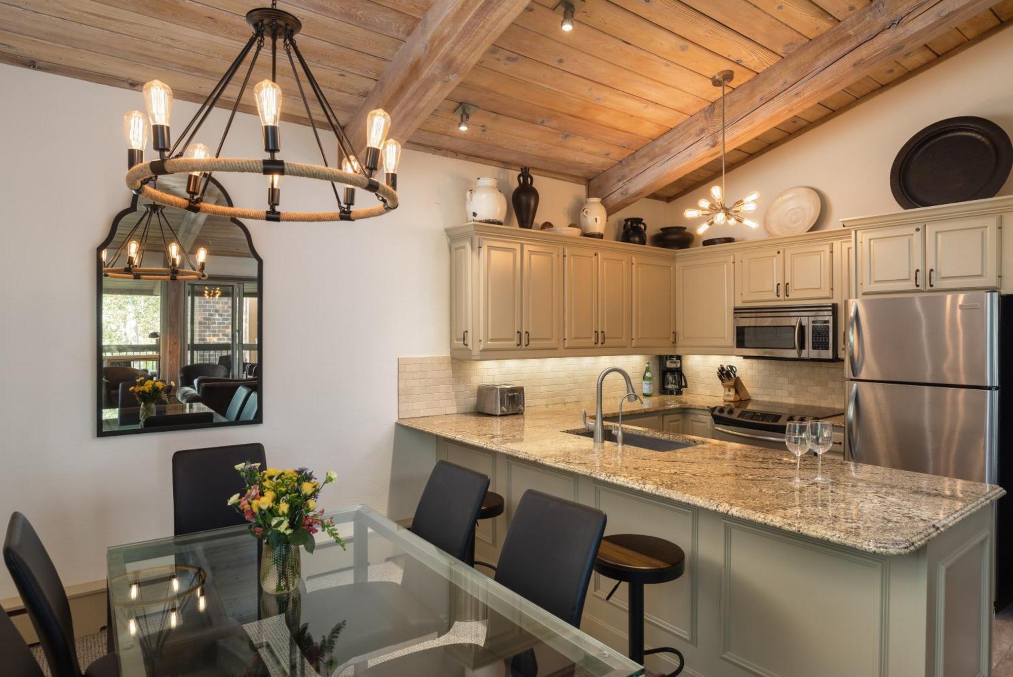 Top Of The Village - Coraltree Residence Collection Сноумас Вилидж Екстериор снимка
